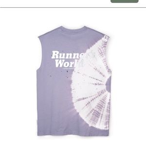 Satisfy running muscle T in size 2(M).